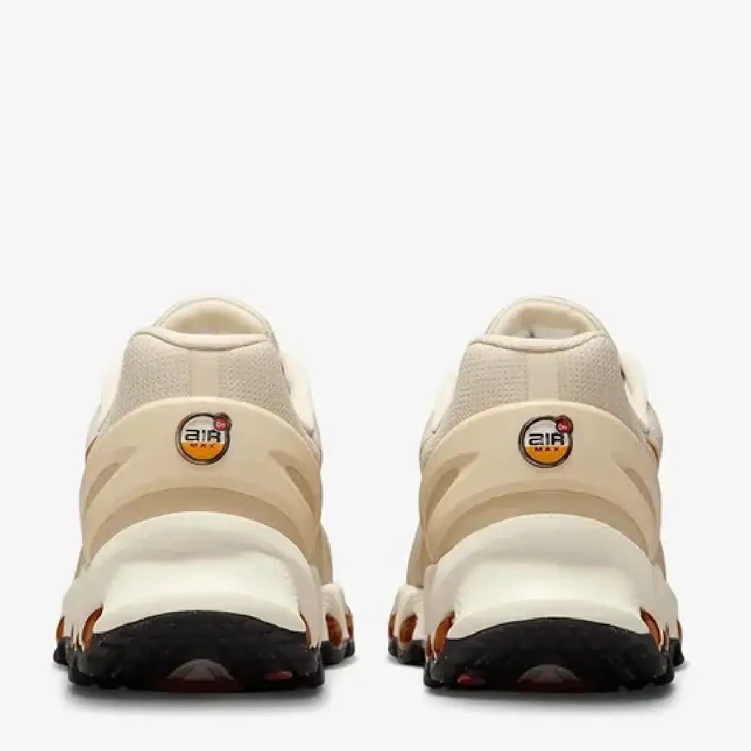 Nike DN8 (Light Khaki)