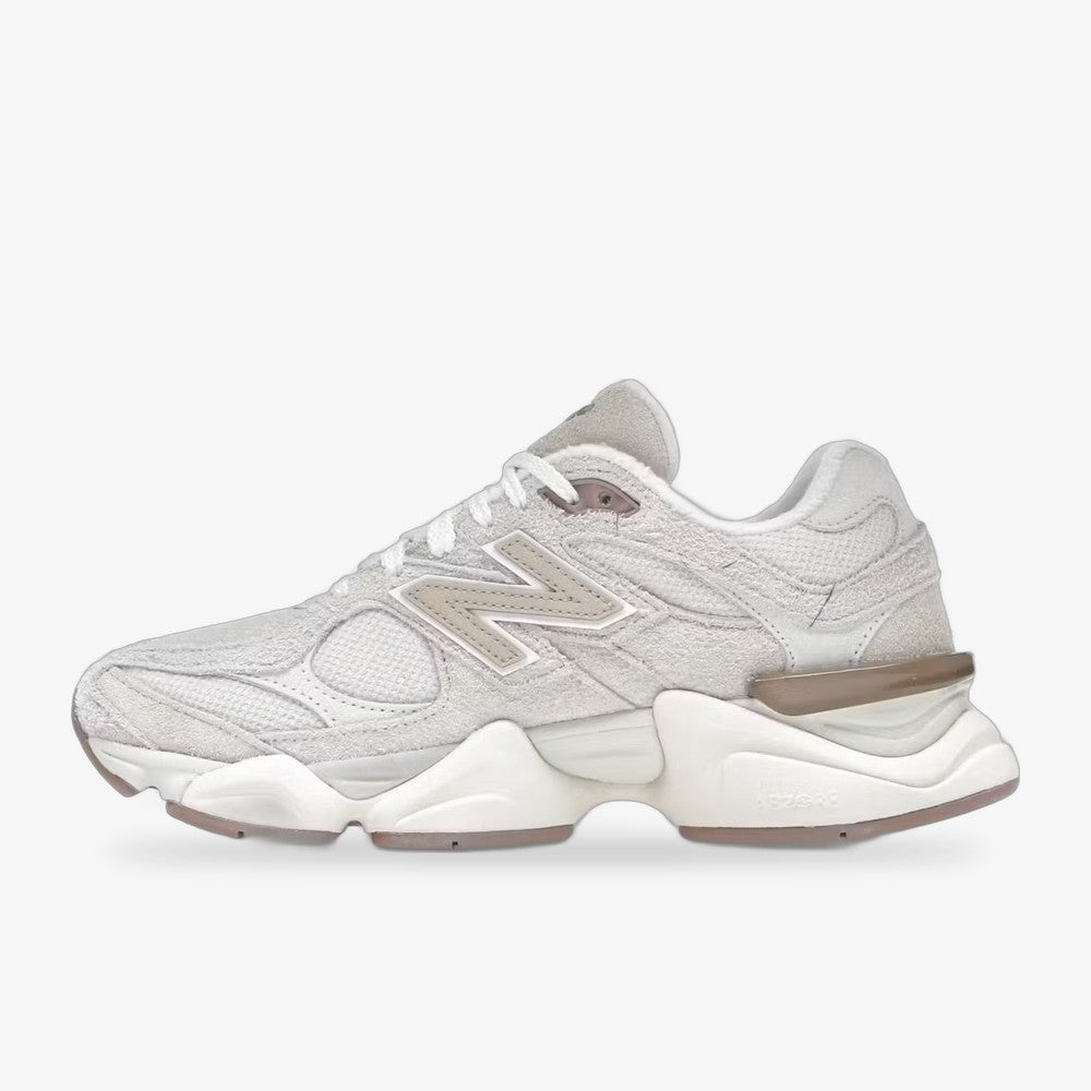 New Balance 9060 „Bisque / Sea Salt“