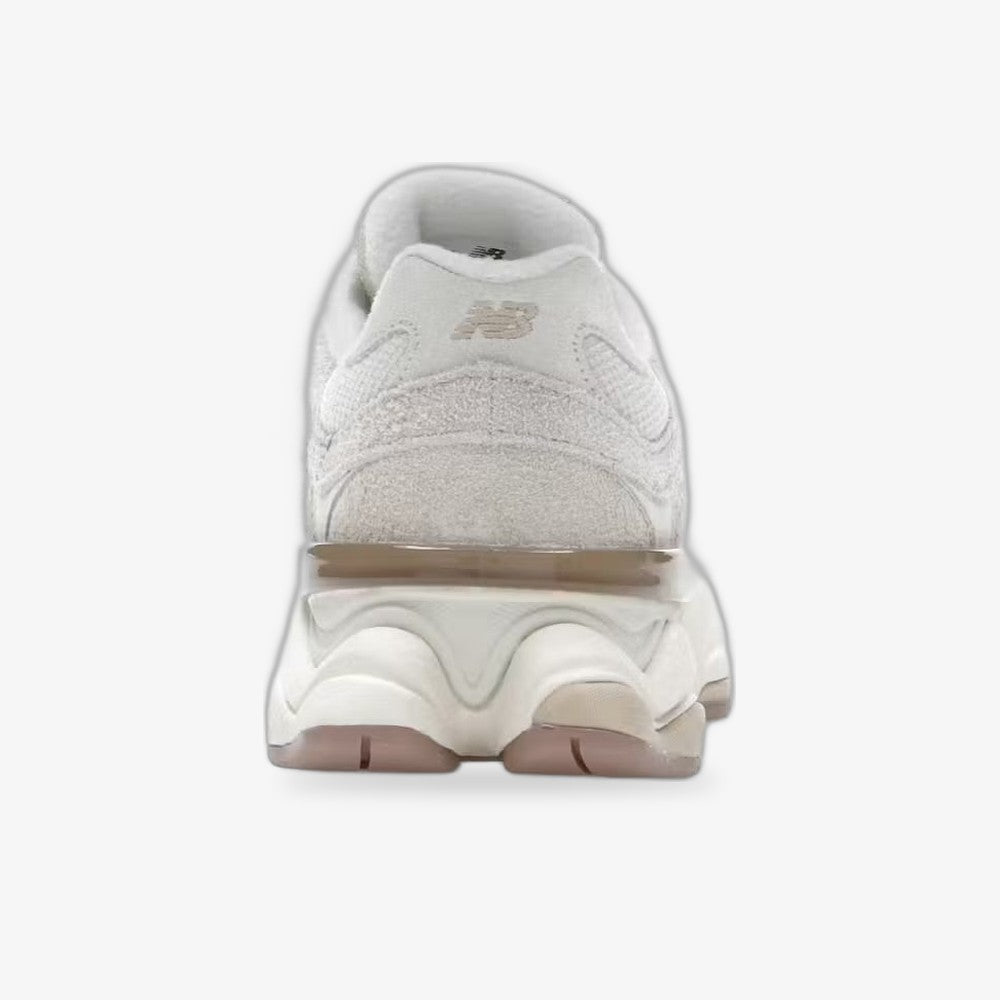 New Balance 9060 „Bisque / Sea Salt“